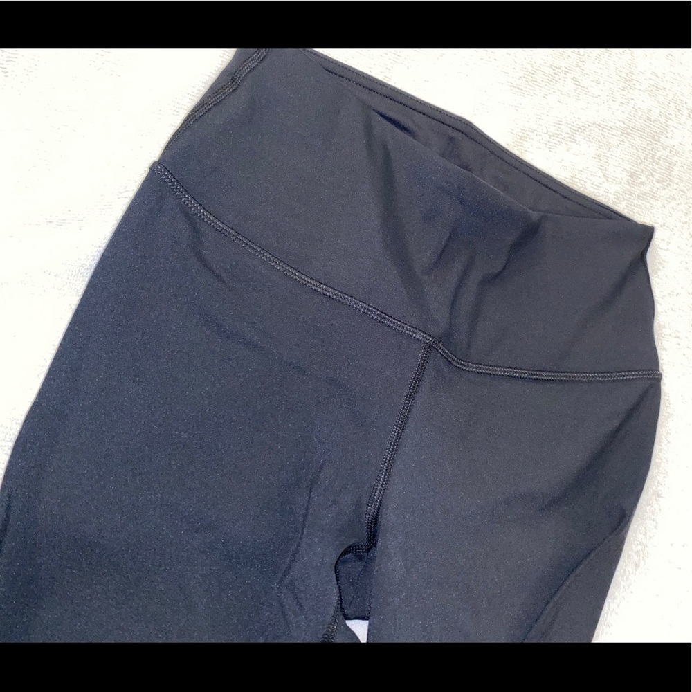 Black Capri yoga / workout leggings